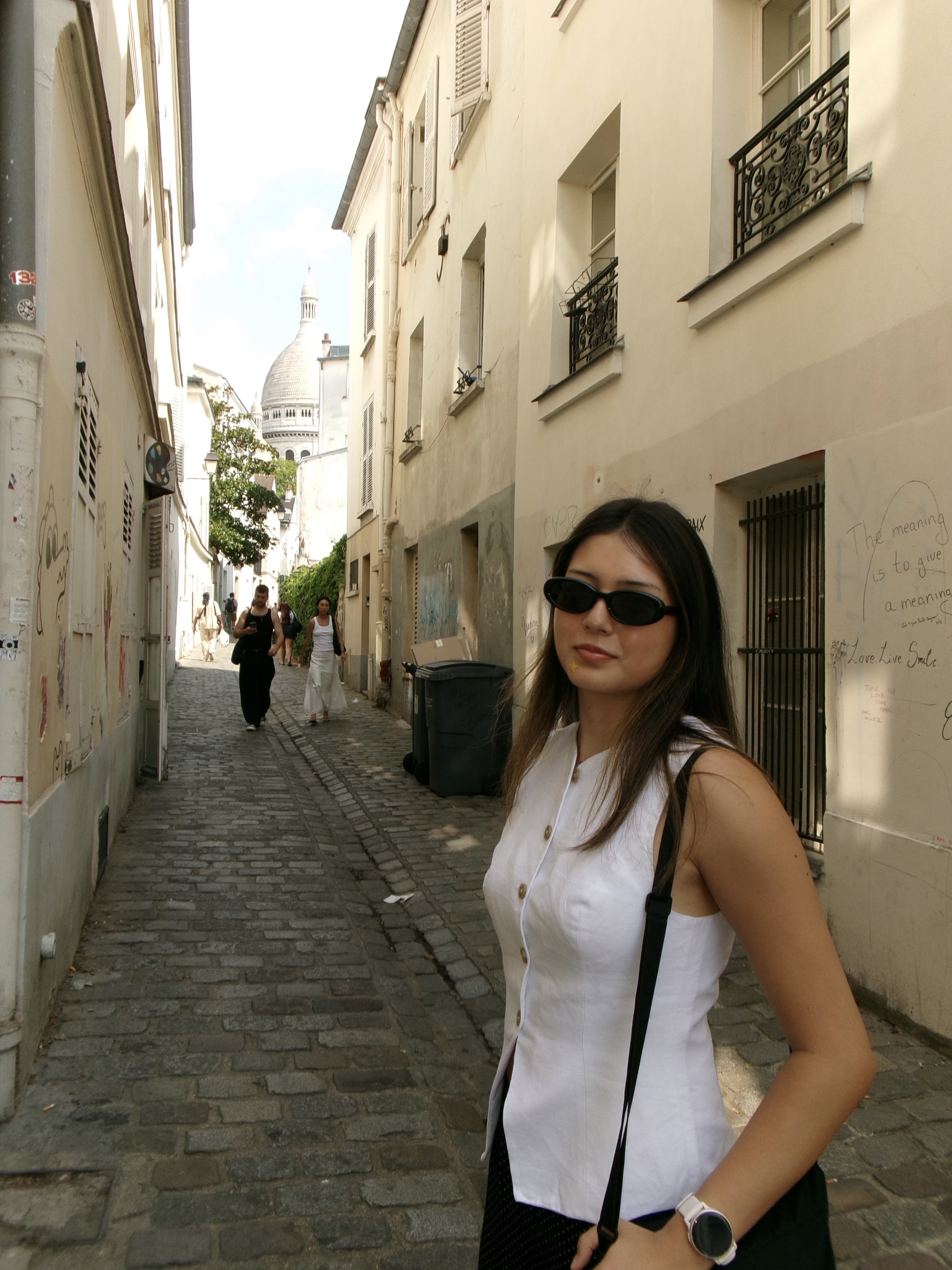 Ella in Paris